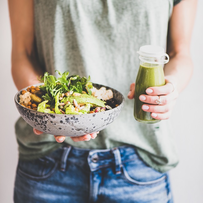 Healthy,dinner,or,lunch.,woman,in,t Shirt,and,jeans,standing